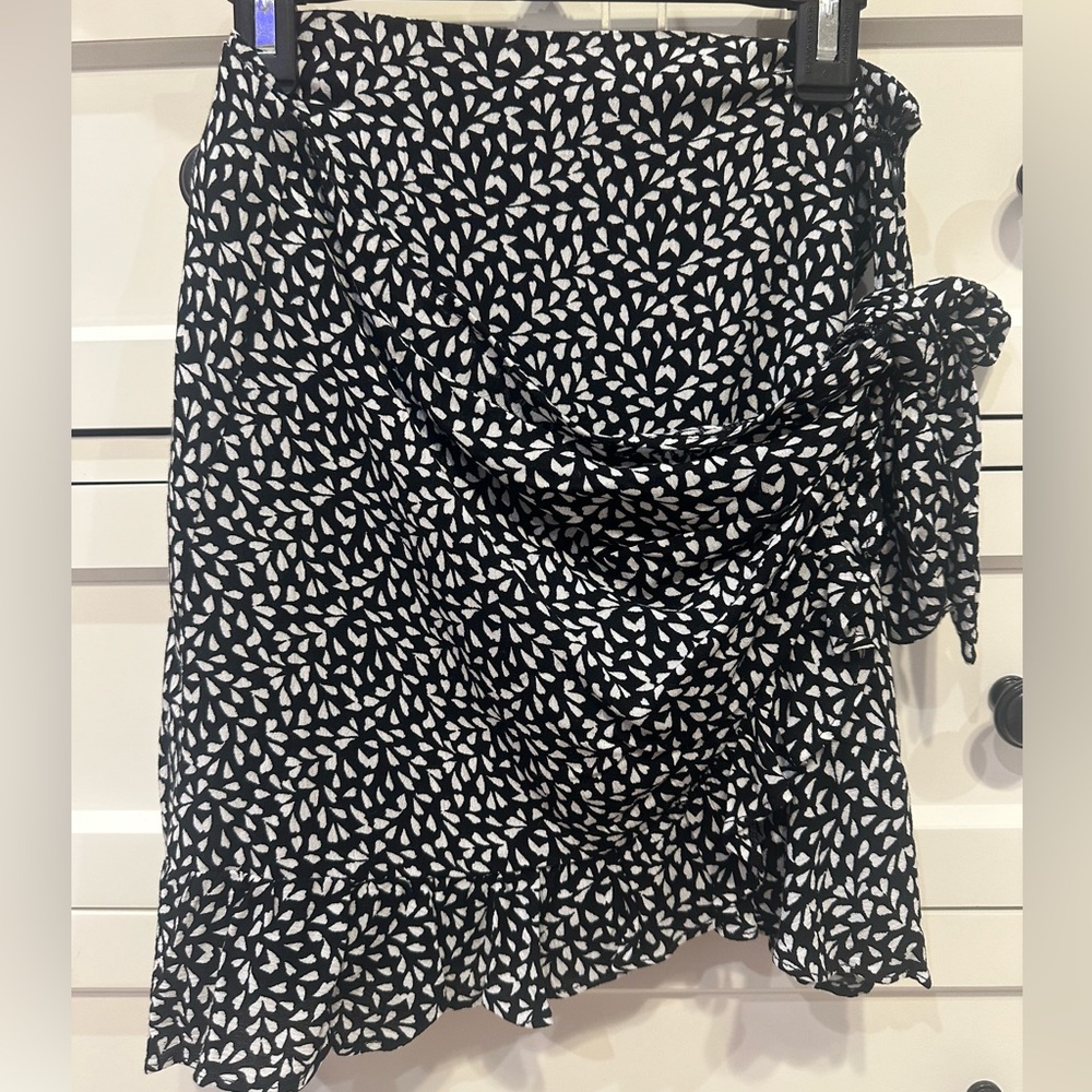 Black and White doted Gianni Bini Skirt
